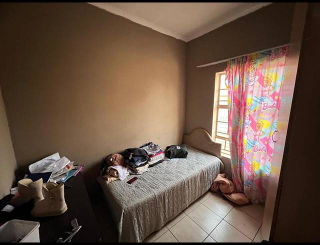 3 BEDROOM TOWNHOUSE FOR SALE IN THATCH HILL ESTATE